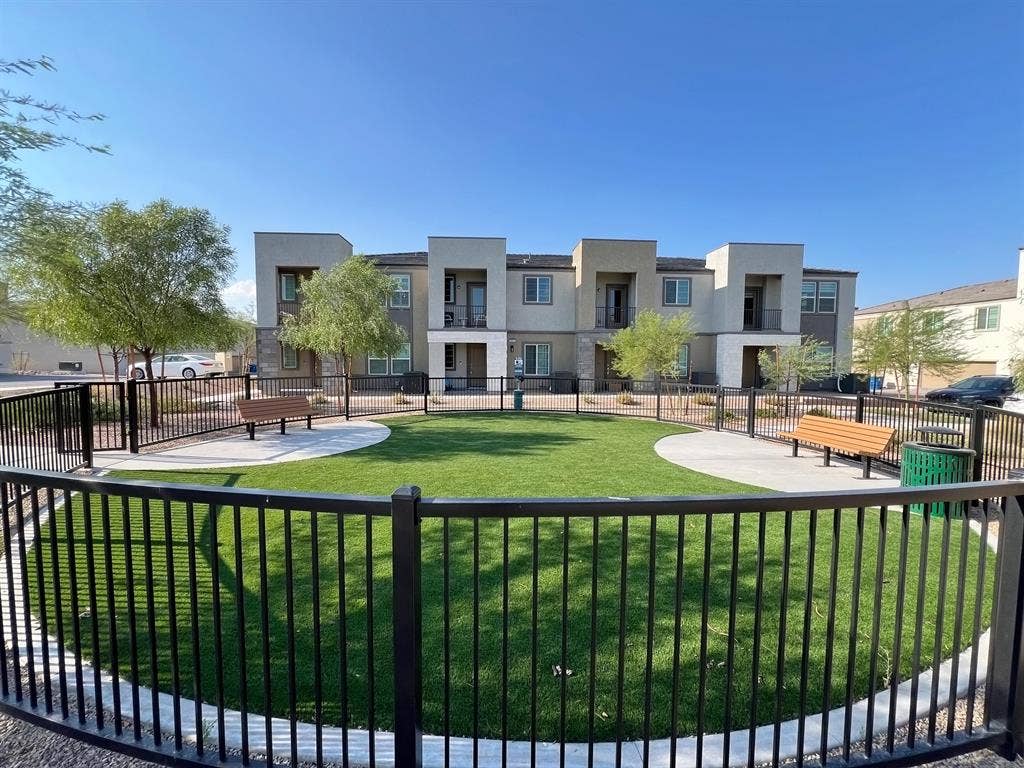 4 BR in Las Vegas