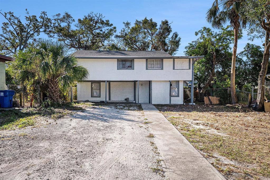 6 BR in St. Petersburg