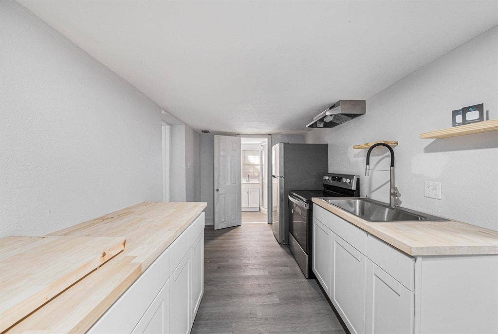 6 BR in St. Petersburg