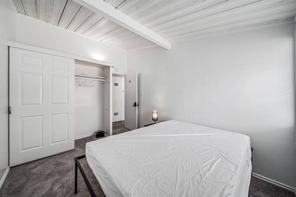 5 BR in Lancaster