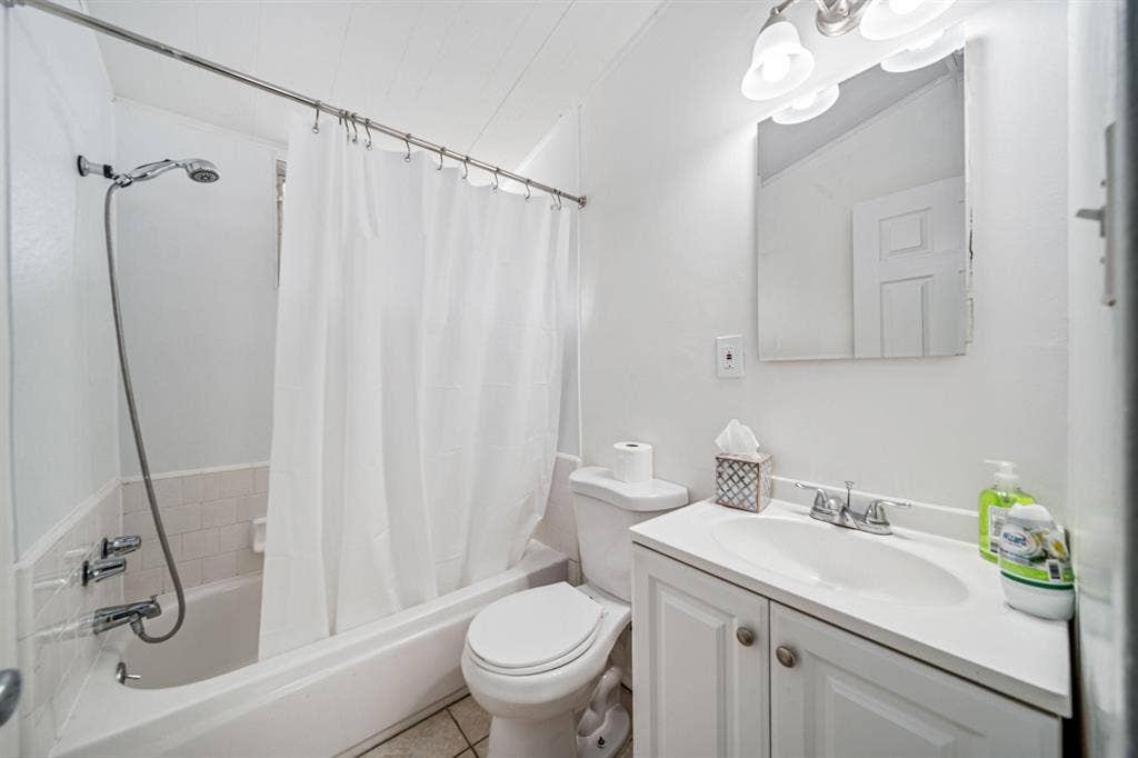 5 BR in Lancaster