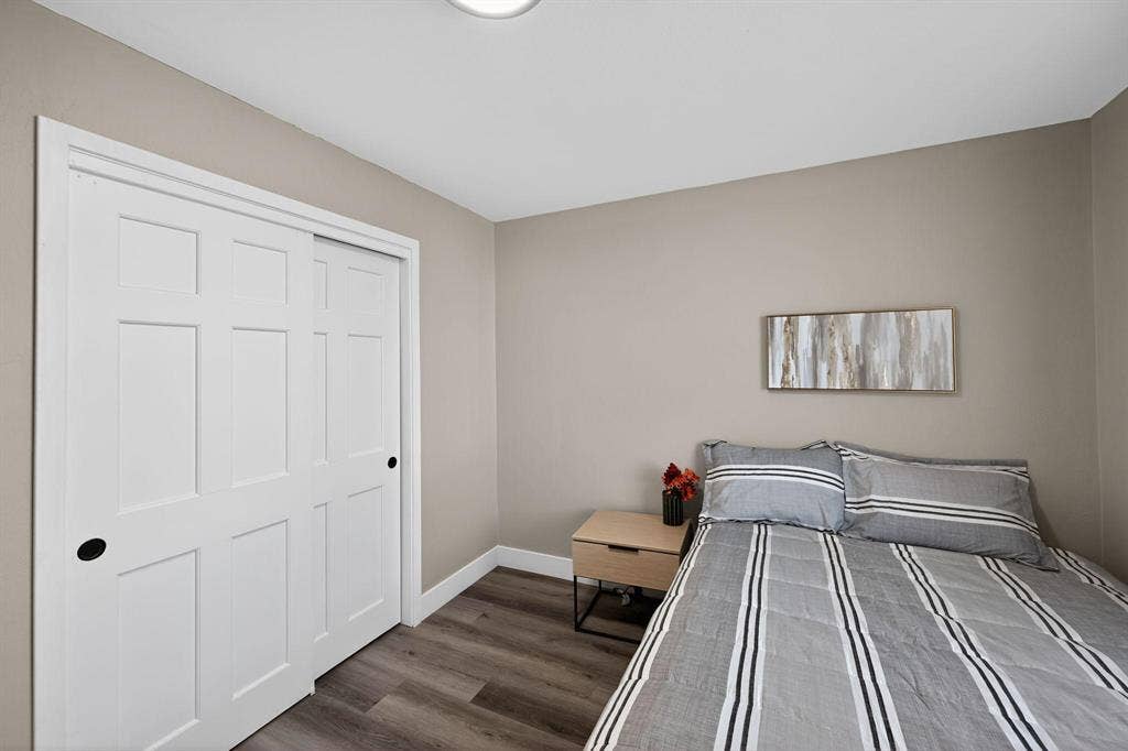 7 BR in Aurora