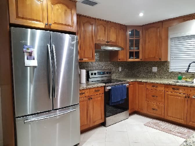 Fully Furnished Room West L.Havana
