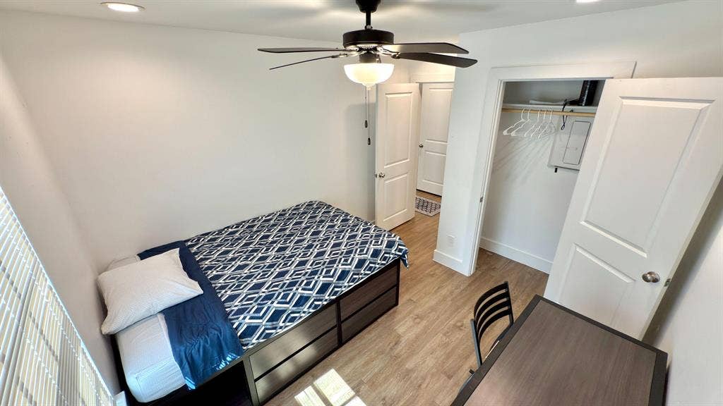 10 BR in Houston