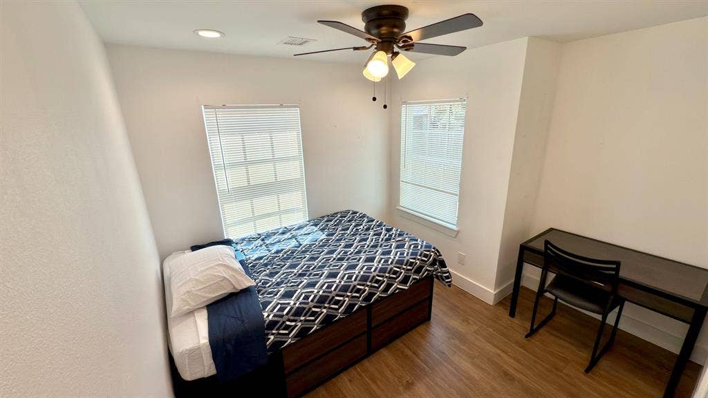 10 BR in Houston