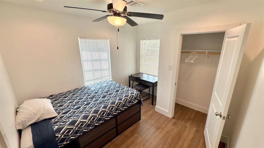 10 BR in Houston