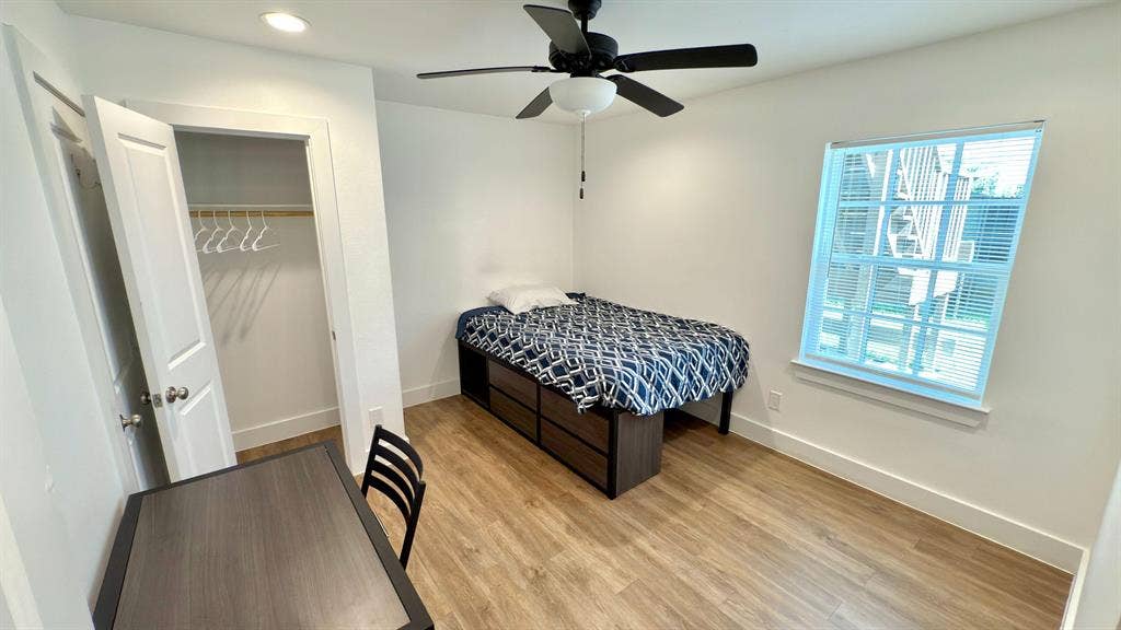 10 BR in Houston