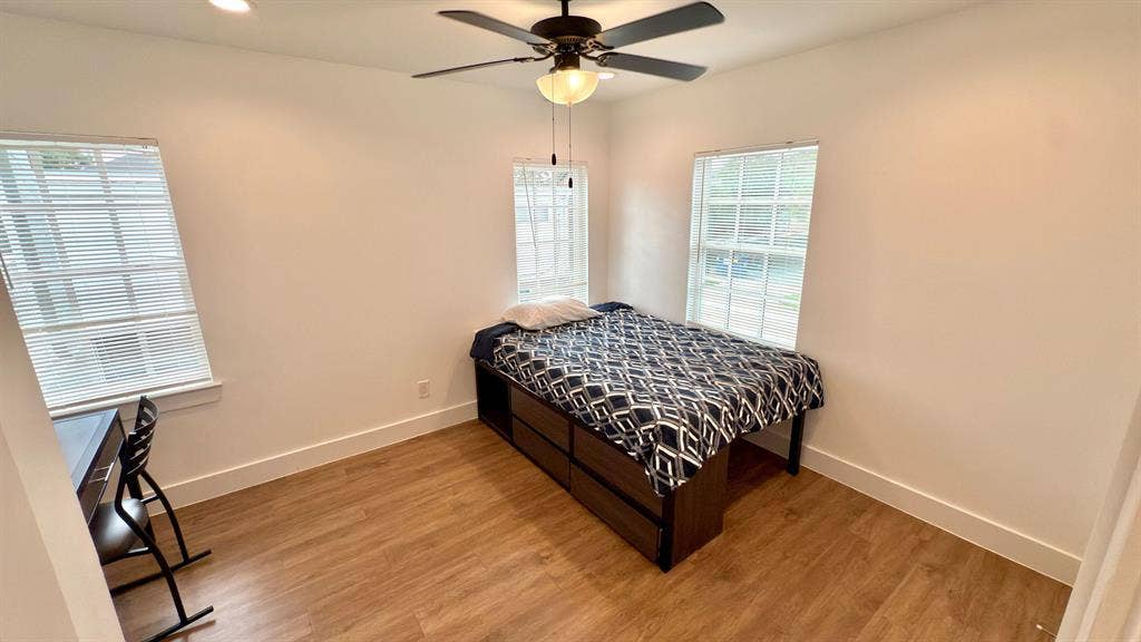 10 BR in Houston