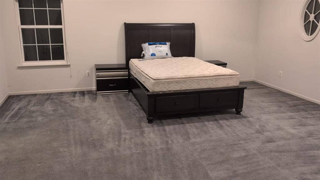 Private room Hamilton Trenton April