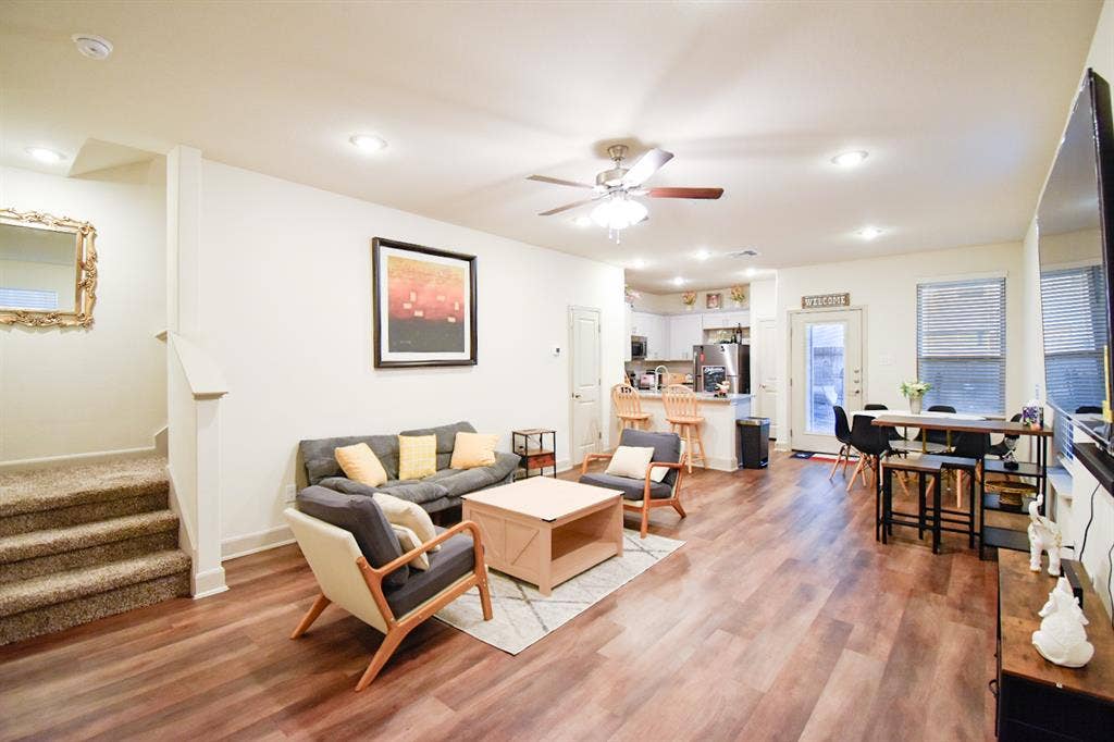 Close to Lackland, 3 bed/2.5 bath