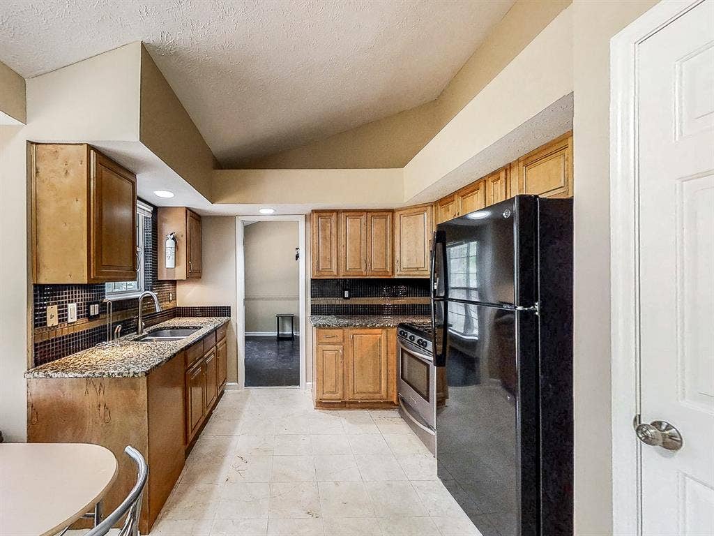 9 BR in Stone Mountain