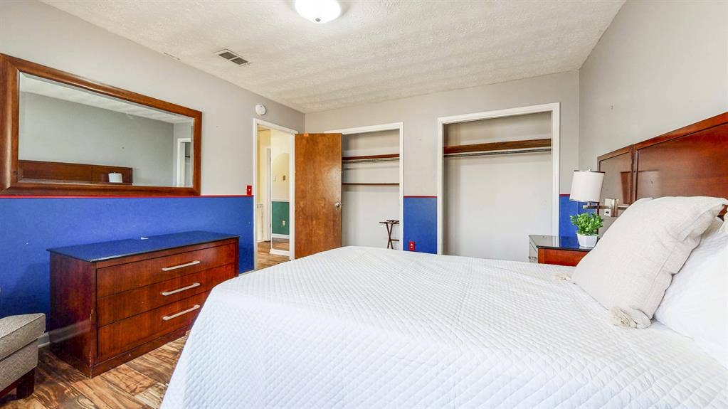 10 BR in Decatur