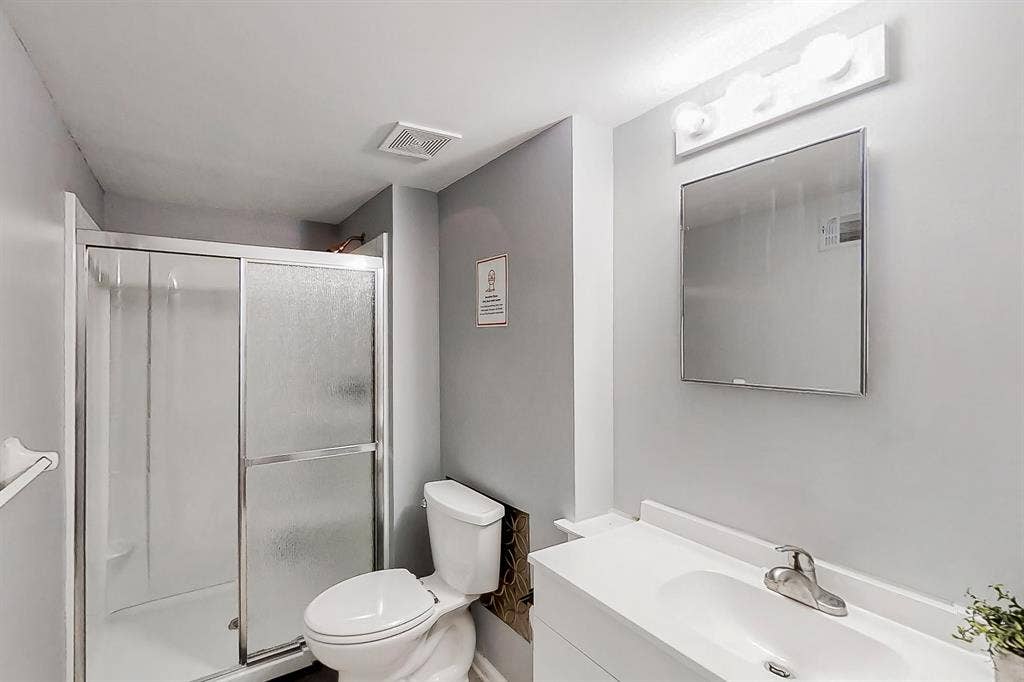 8 BR in Stone Mountain