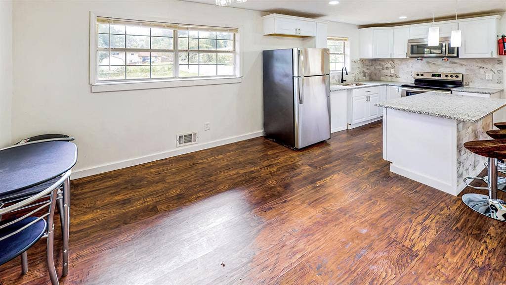8 BR in Jonesboro