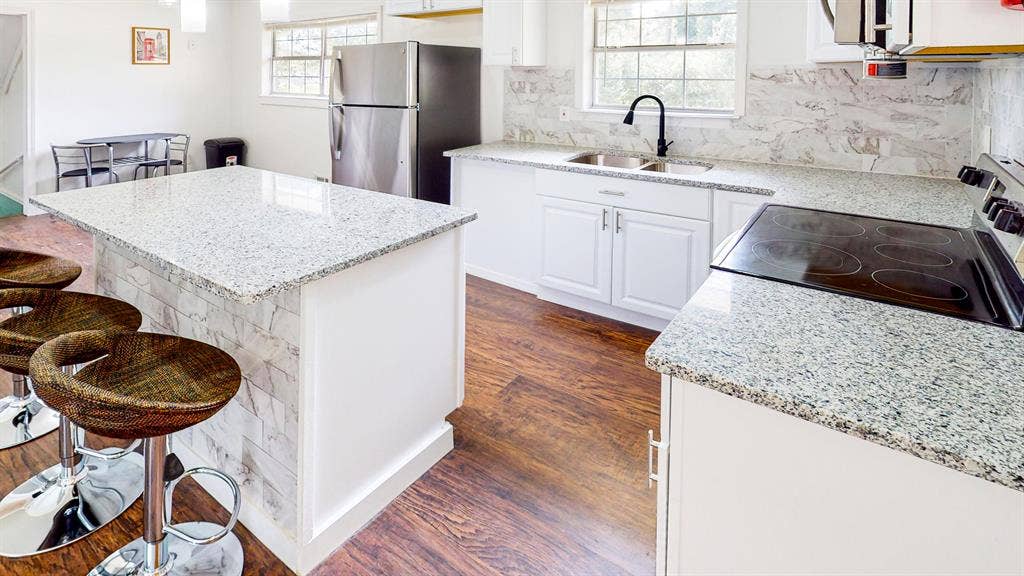8 BR in Jonesboro