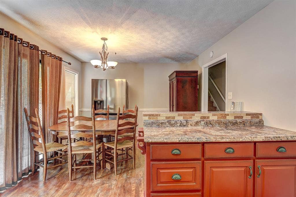 7 BR in Lawrenceville