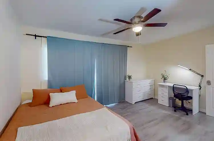 4 BR in Lakeland