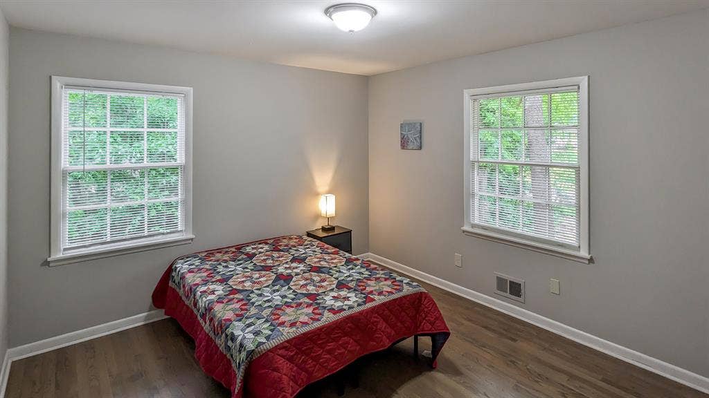 6 BR in Stone Mountain