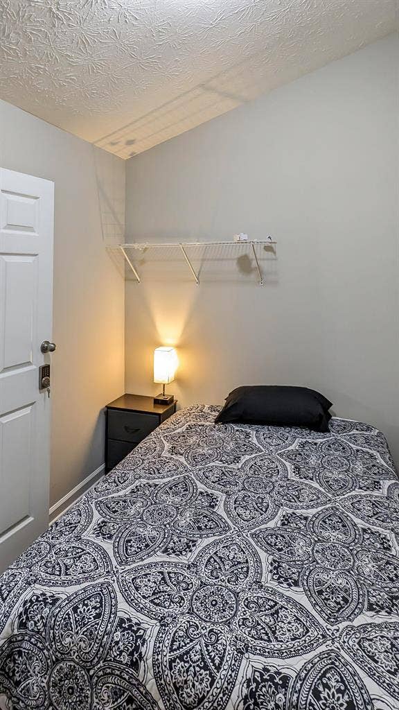7 BR in Lawrenceville