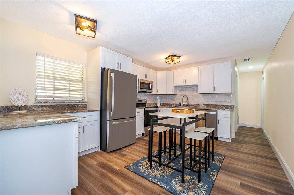 6 BR in Maitland