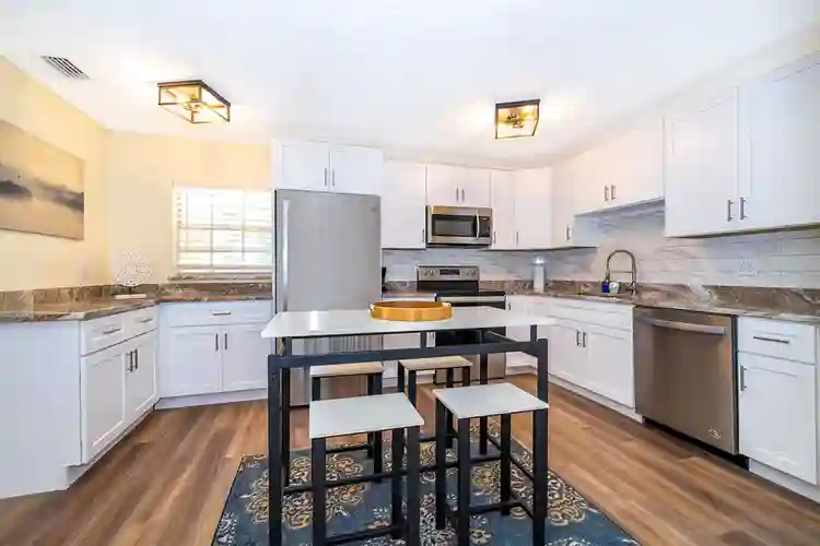 6 BR in Maitland