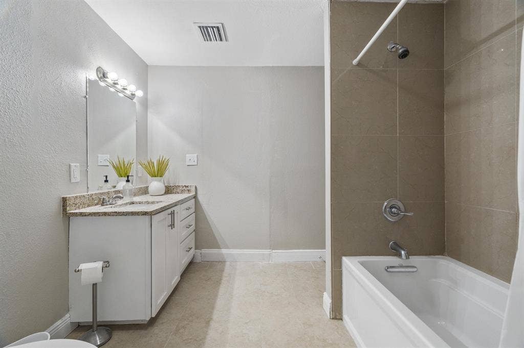 8 BR in Tampa