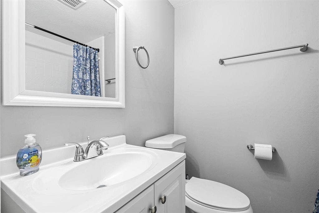 7 BR in Orange Park