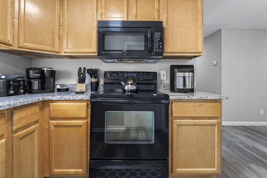 7 BR in Orange Park