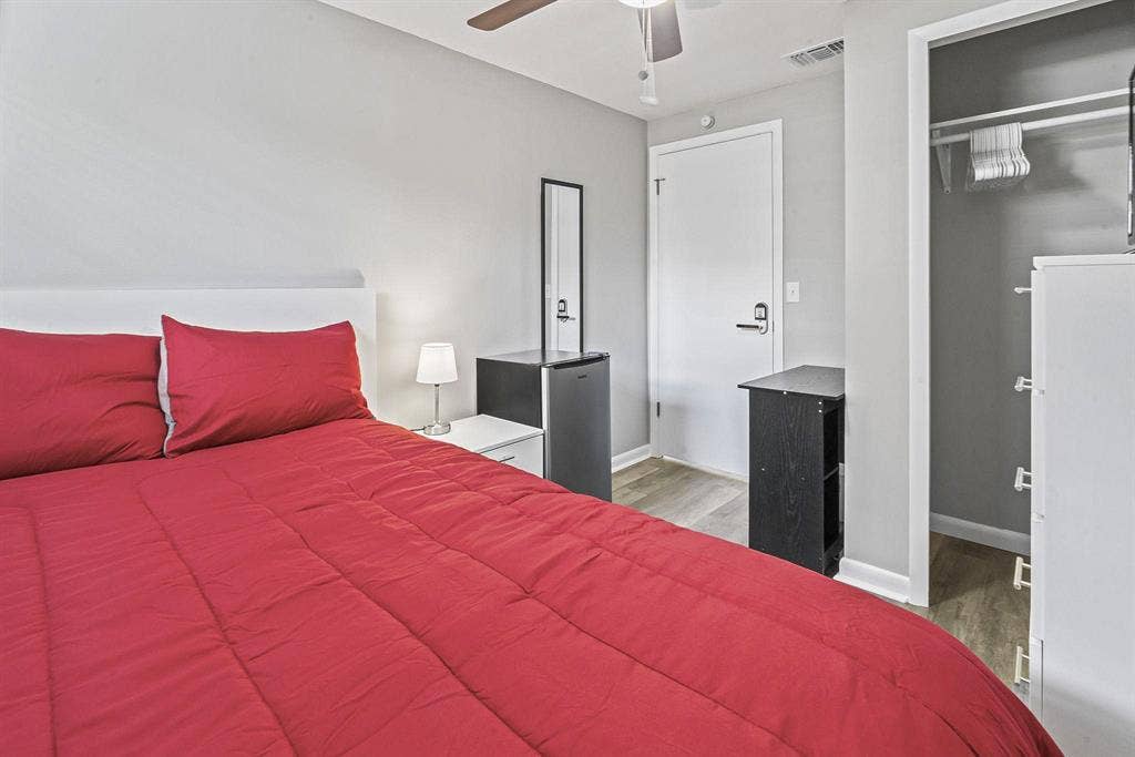 7 BR in Orange Park