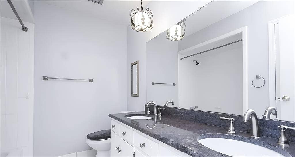 4 BR in Charlotte