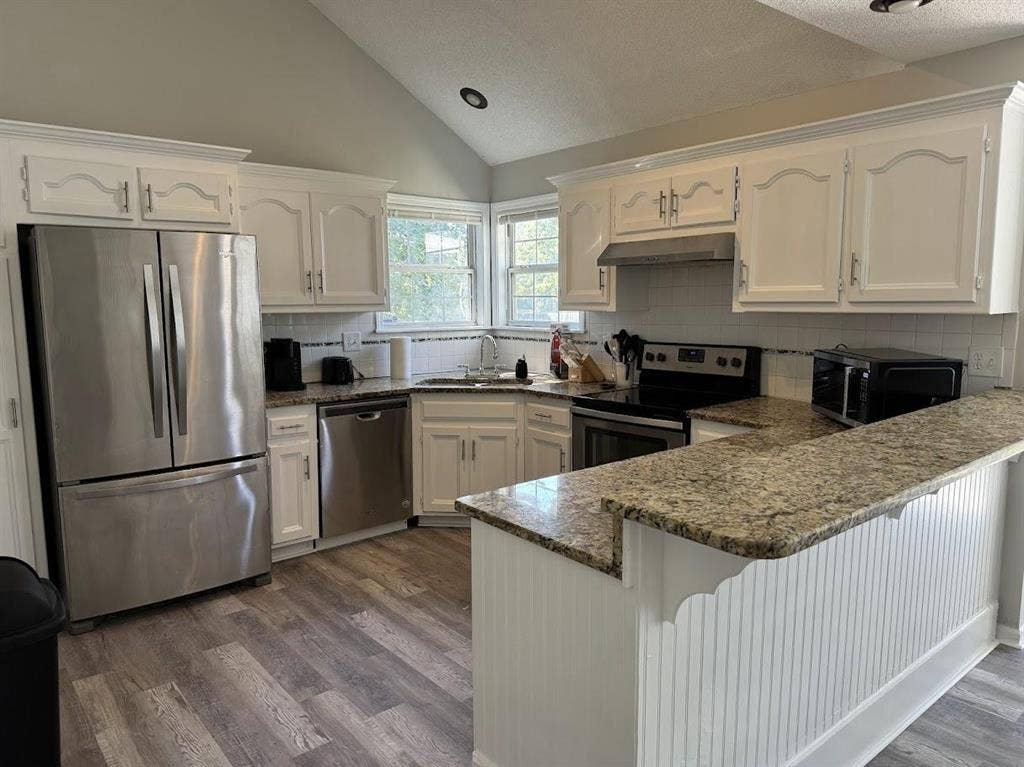 6 BR in Grandview