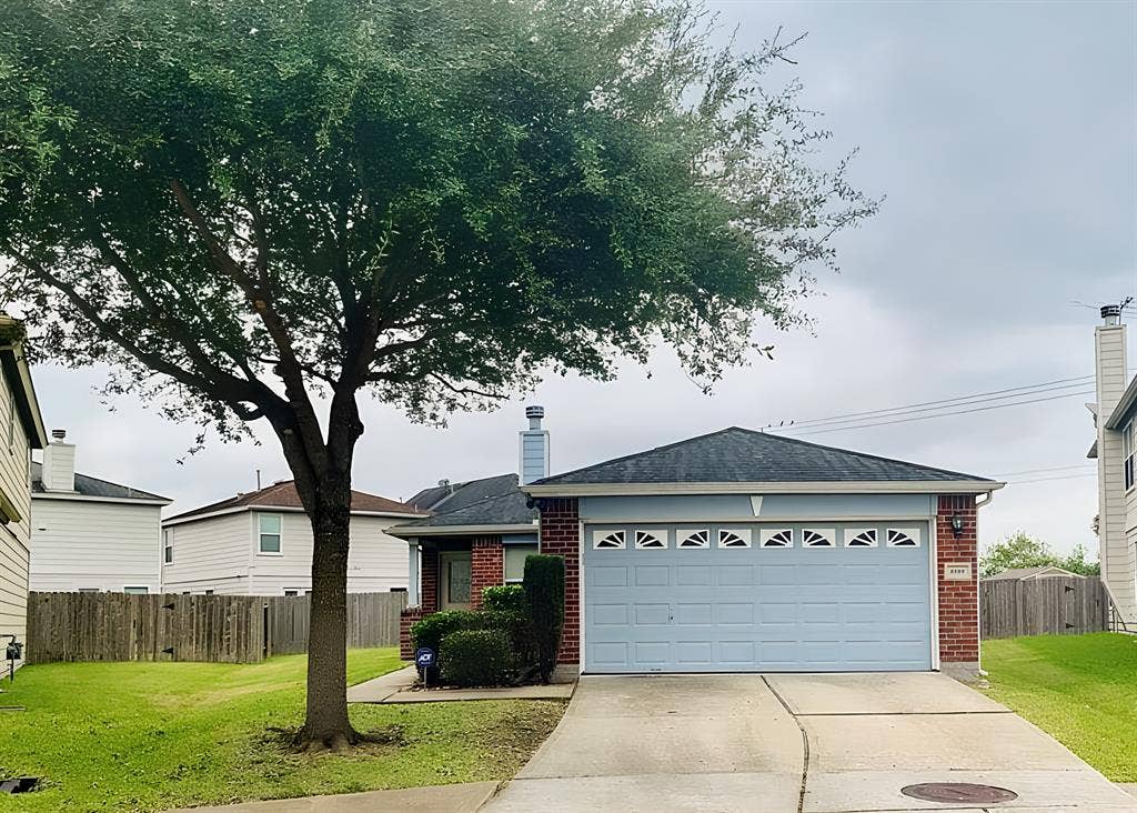 3 BR in Houston