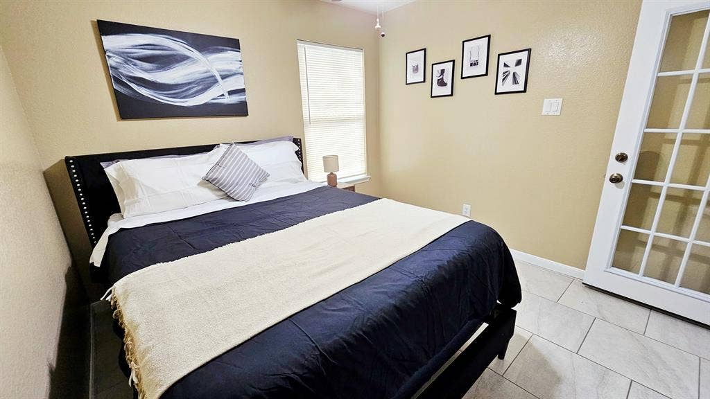 3 BR in Houston