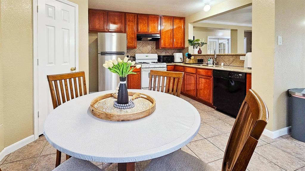 3 BR in Houston