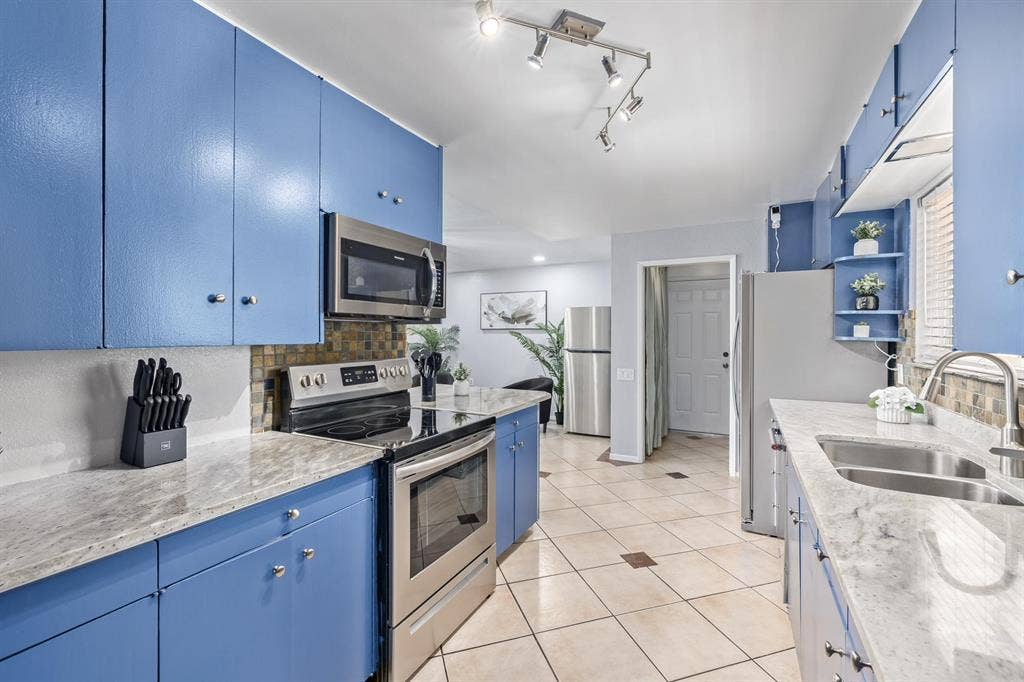 7 BR in Phoenix