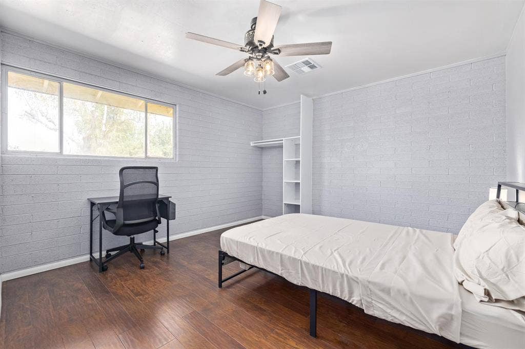 7 BR in Phoenix