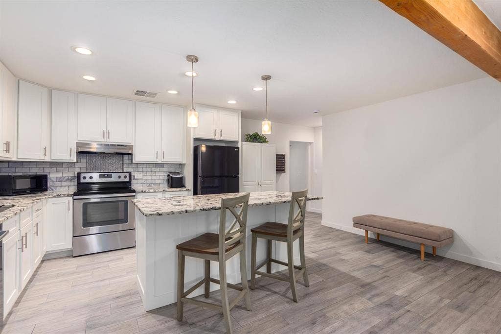 7 BR in Phoenix