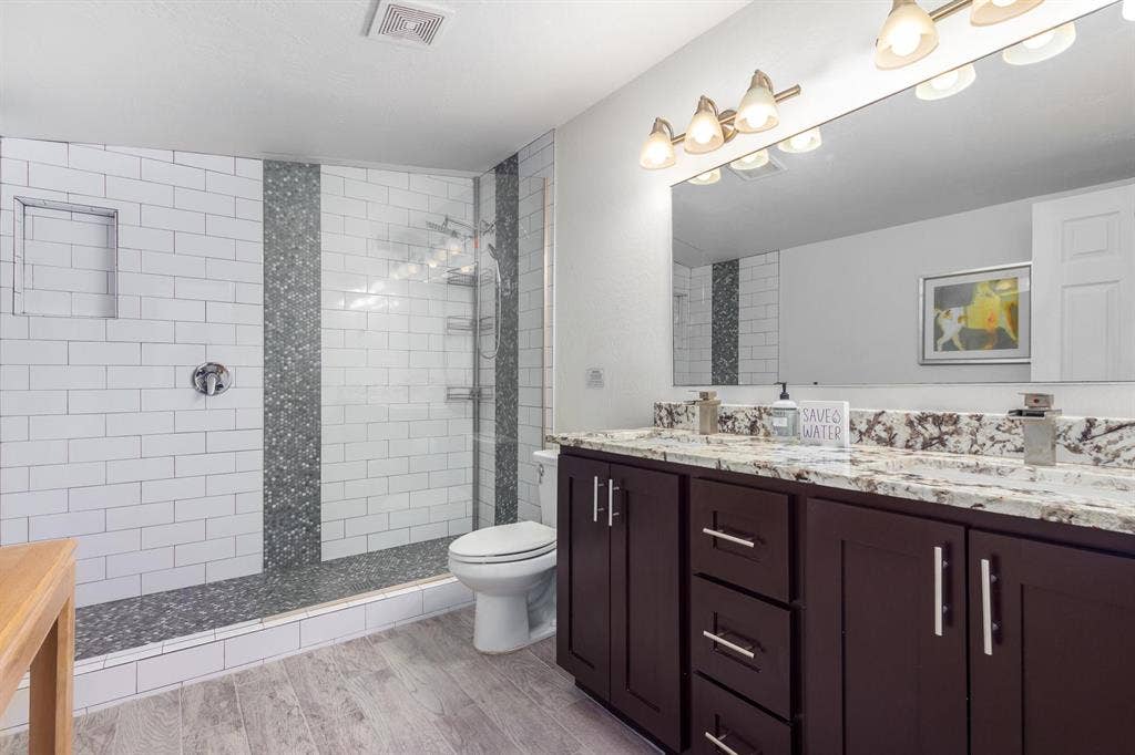 7 BR in Phoenix