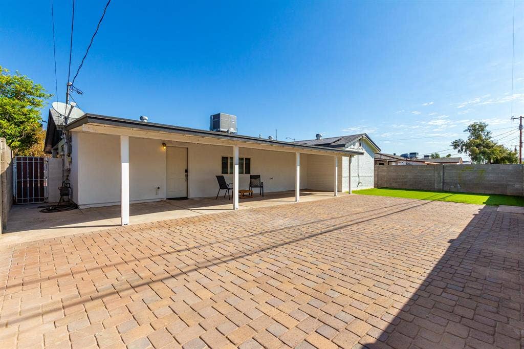 7 BR in Phoenix