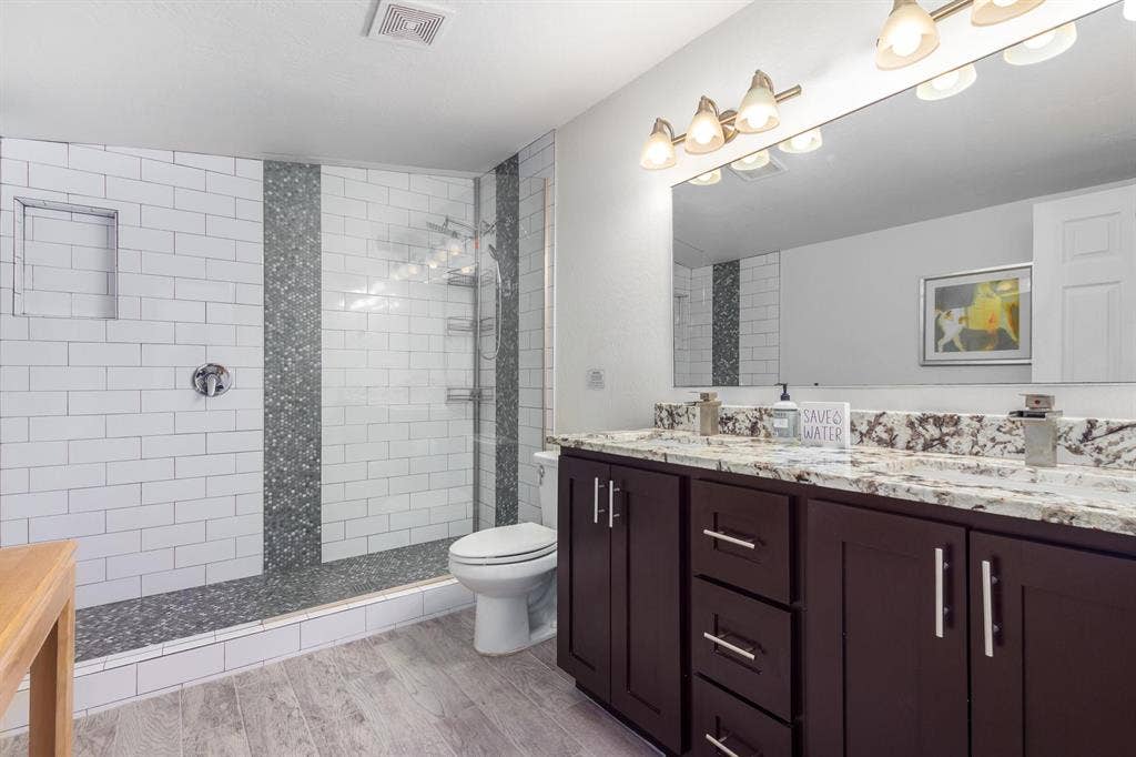 7 BR in Phoenix