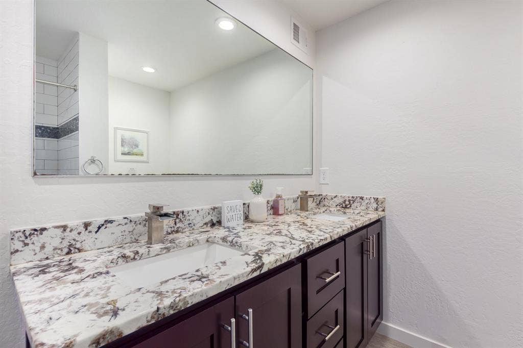 7 BR in Phoenix