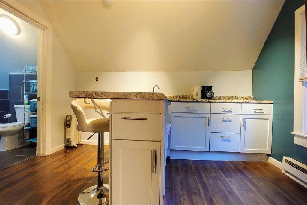 1 BR in Cleveland