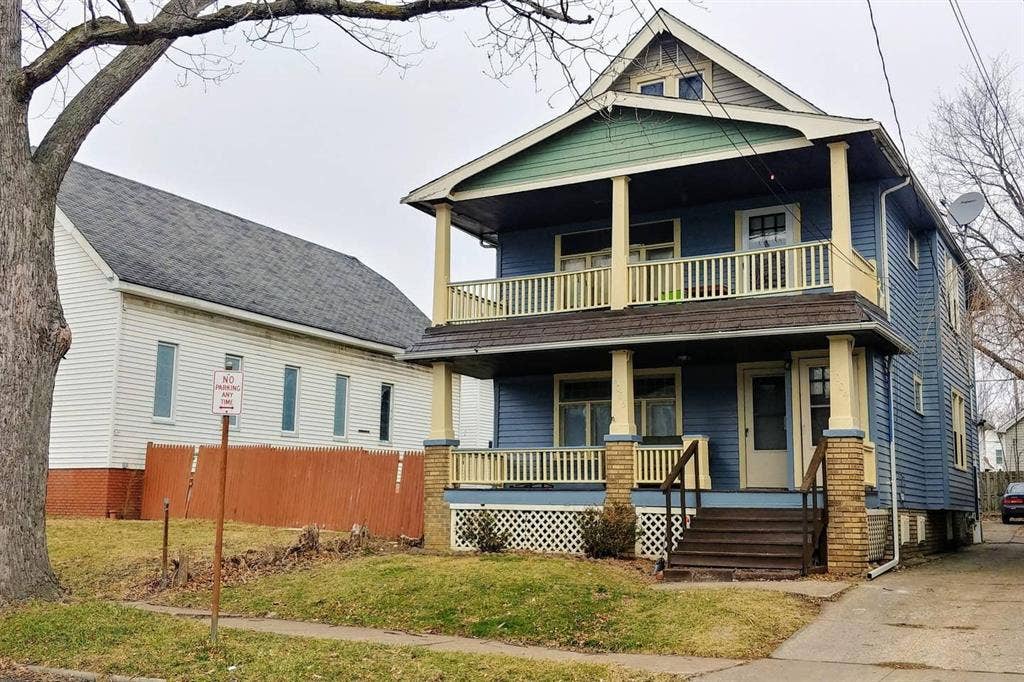 1 BR in Cleveland