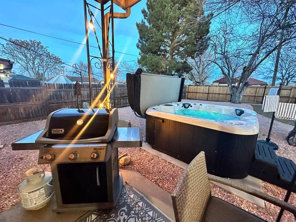 6 BR in Denver