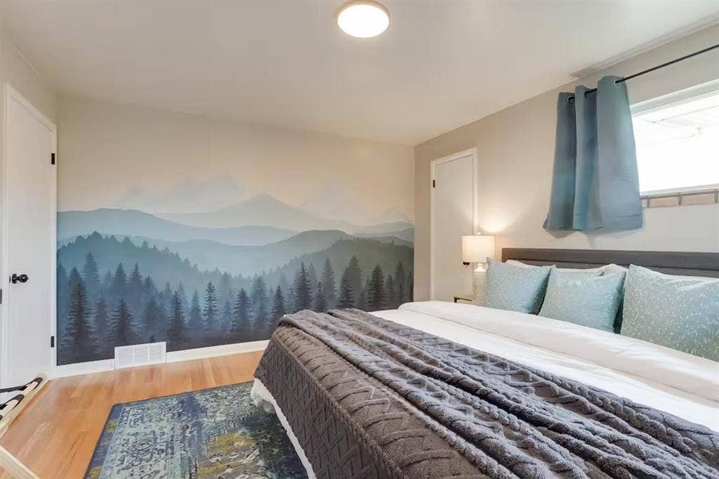 6 BR in Denver
