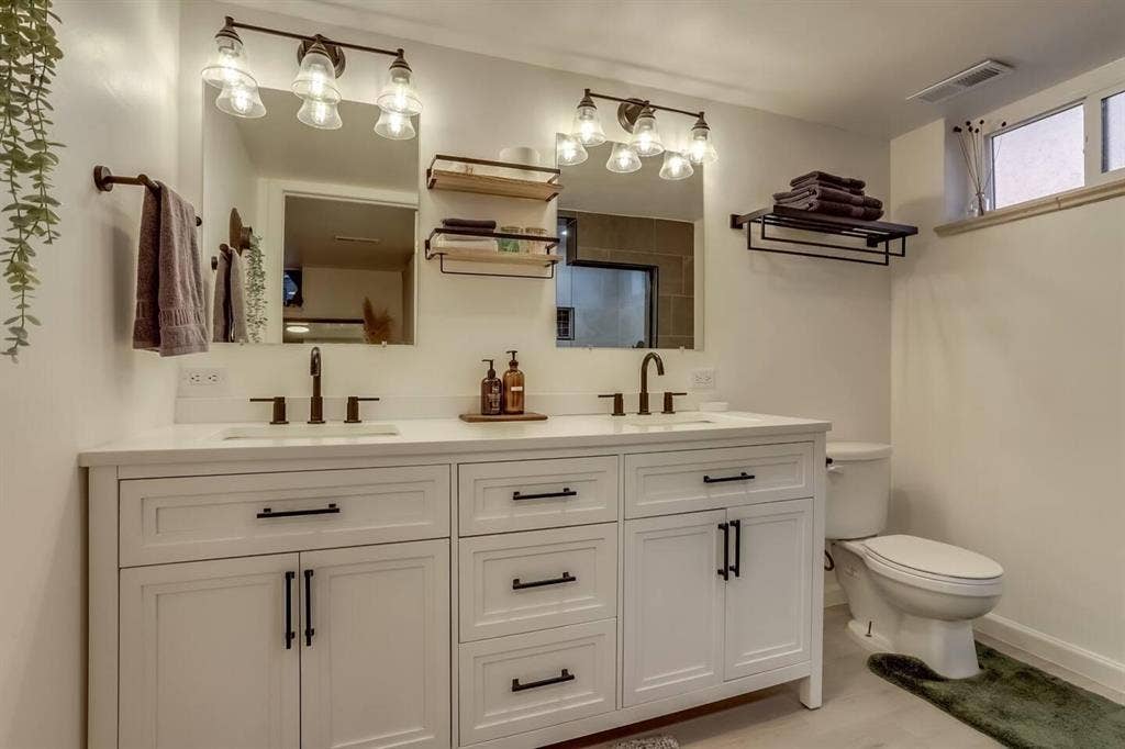 6 BR in Denver