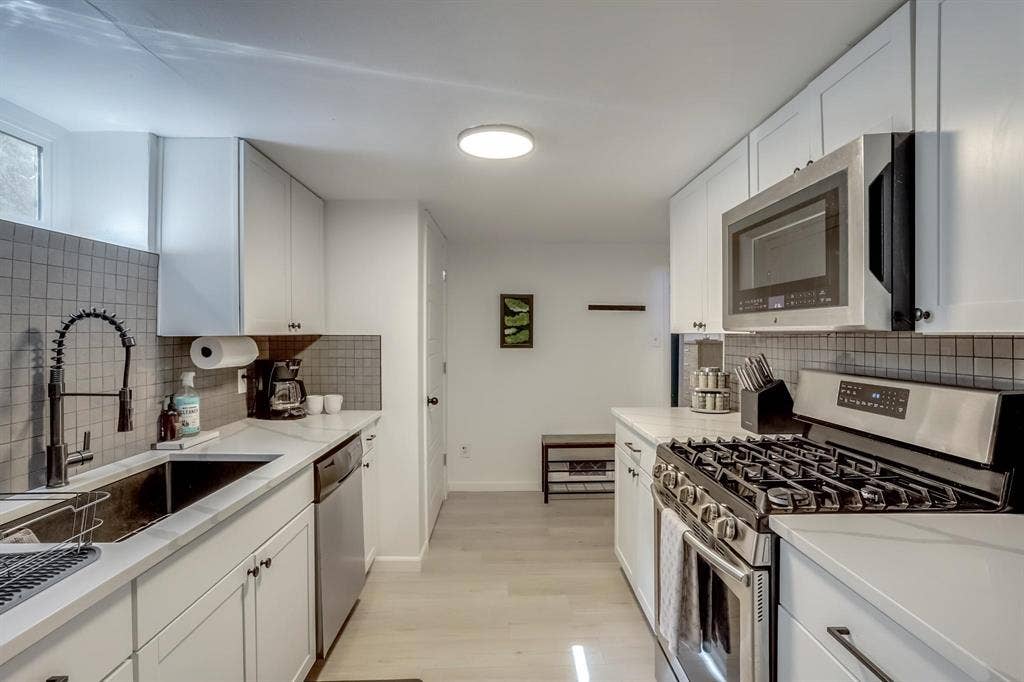 6 BR in Denver