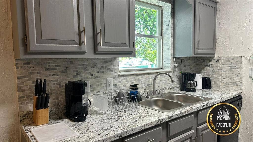 6 BR in Arlington