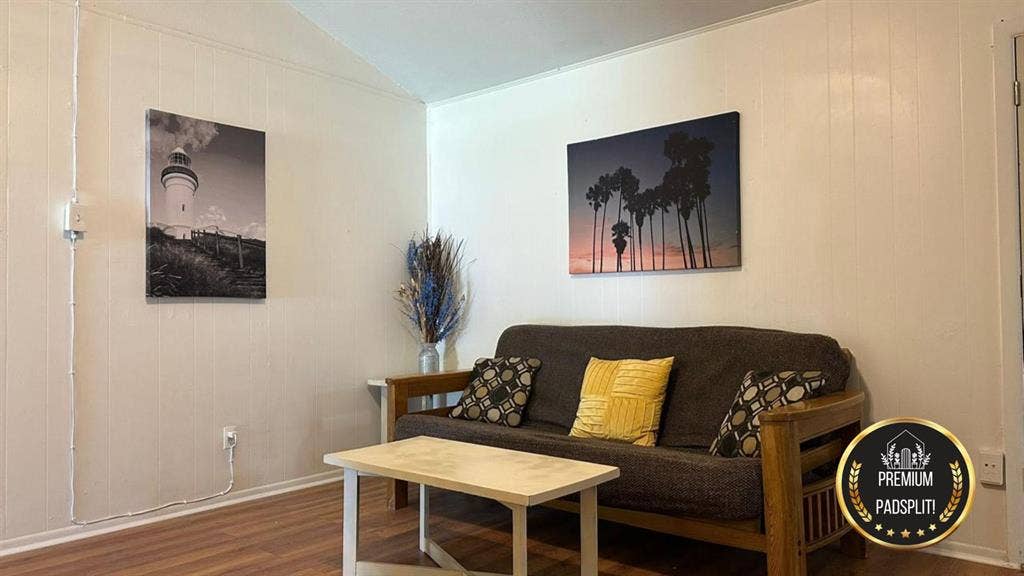 6 BR in Arlington