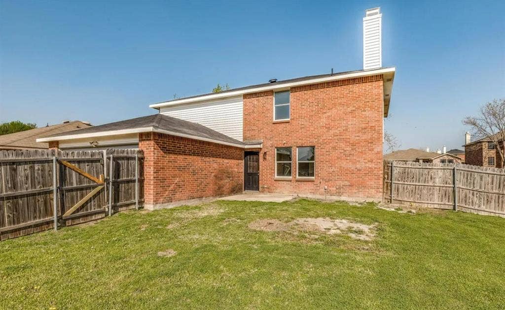 4 BR in Lancaster